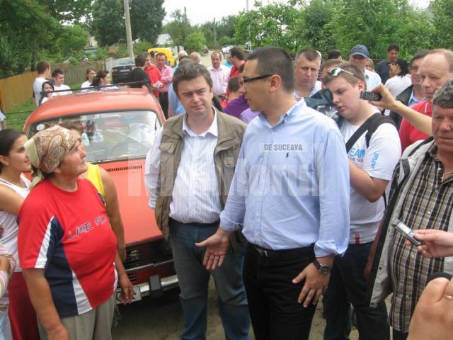 Victor Ponta a venit cu ajutoare pentru sinistraţii din Suceava