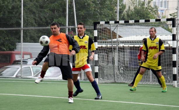 Fotbal pe teren redus: Campionatul Mondial de Fotbal Suceava 2010 a trecut de faza grupelor