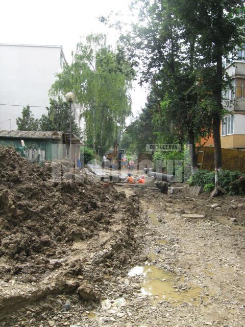 Strada Lazar Vicol, transformată într-o uliţă cu gropi şi noroi