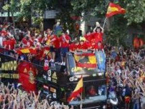 Străzile din Madrid au fost pline de fanii echipei naţionale