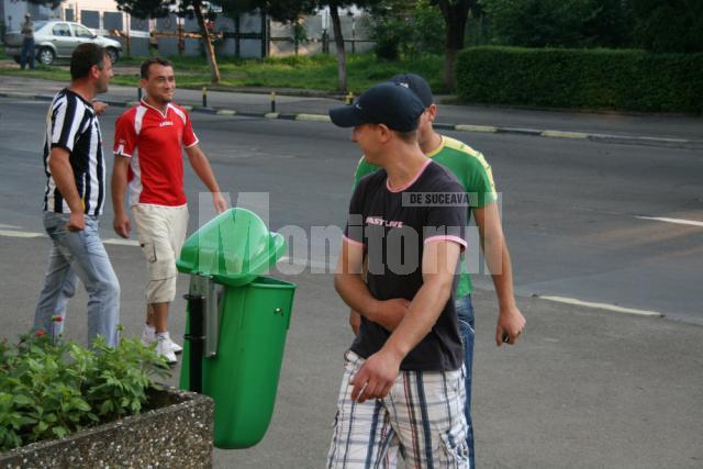 Au intrat zambind in sediul politiei