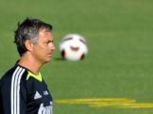 Mourinho a condus vineri primul antrenament la Real Madrid. Foto: AFP/Mediafax