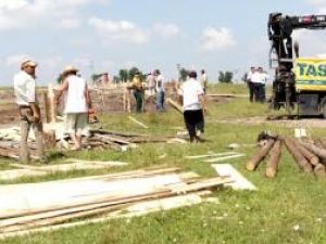 14 familii de sinistraţi îşi vor reface casele cu mortar de zidărie Tassullo