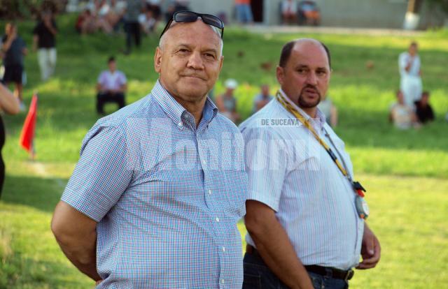 Ovidiu Murariu şi deputatul Mircea Grosaru sunt optimişti cu privire la viitorul echipei. Foto: Dan Filipciuc