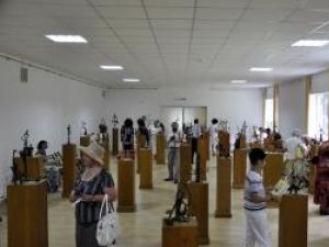 Expoziţia de sculptură cu lucrări realizate în metal de artistul Kovács Géza, la Galeriile de Artă a Muzeului „Ion Irimescu” din Fălticeni