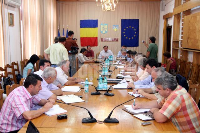 Termoficare: Flutur şi primarul din Câmpulung Moldovenesc s-au contrat pe tema încălzirii acestui oraş