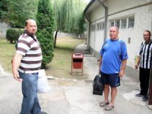 Ovidiu Murariu (în stânga) a preferat să plece la Fălticeni, deoarece pe stadionul Areni i s-a interzis accesul pe gazon