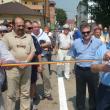 Primarul Aurel Olărean taie panglica inaugurală