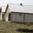 Paradox românesc: Sinistraţii din 2008 stau pe la neamuri, iar casele construite sunt goale