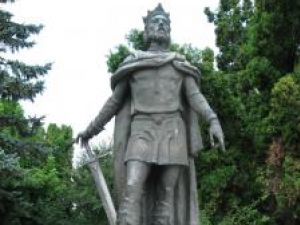 Statuia voievodului Petru I Muşat