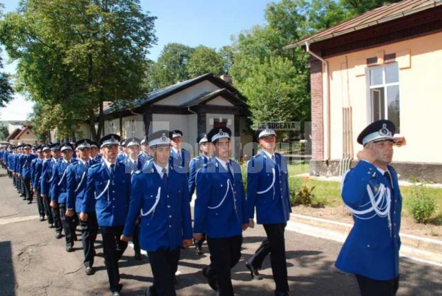 Examen dificil: Aproape 10 candidaţi pe un loc, la admiterea la Şcoala Militară de Subofiţeri Jandarmi Fălticeni