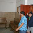 Paul Iova, zis „Ion Petrişor”, şi fiul acestuia, Fănică Iova, au apărut ieri în faţa judecătorilor de la Tribunalul Suceava pentru a cere să fie cercetaţi în stare de libertate