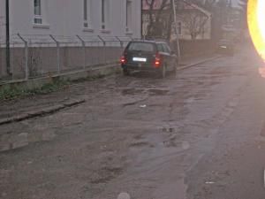 În fiecare noapte, o bună parte din străzile municipiului Suceava rămân în beznă
