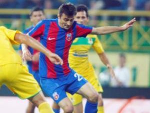 Steaua a trecut uşor de FC Vaslui şi patronul visează cai verzi pe pereţi