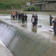 Operaţiune complexă: Cadavrul copilului înecat, scos după o muncă de şapte ore şi devierea râului Suceava