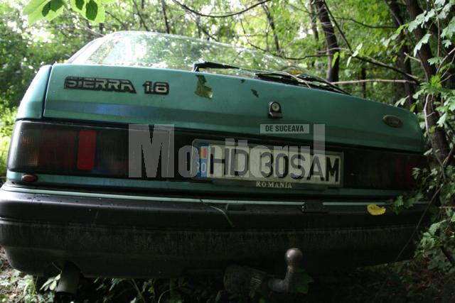 În împrejurări neclare: Pierdut maşină în pădurea de la Adâncata