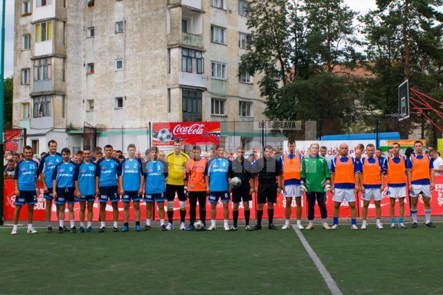 Echipele Marelvi Vicov (stânga) şi Interconti Suceava (dreapta) au disputat finala