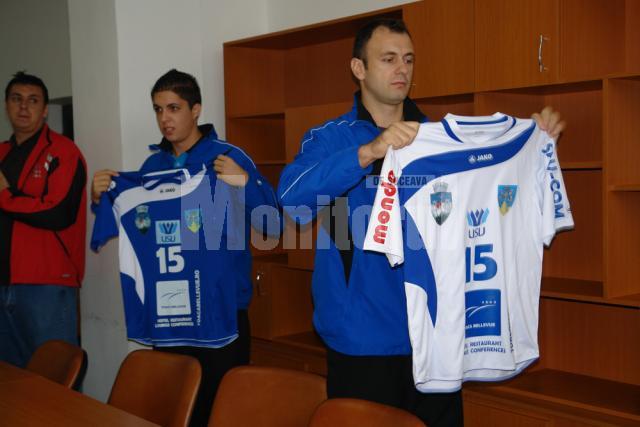 Noul echipament al echipei de handbal Universitatea Suceava