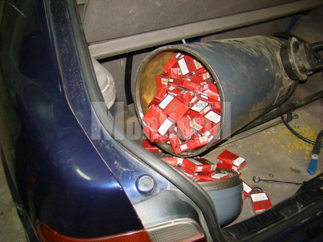 PCTF Siret: Ţigări de contrabandă ascunse în butelia de gaz a unui BMW
