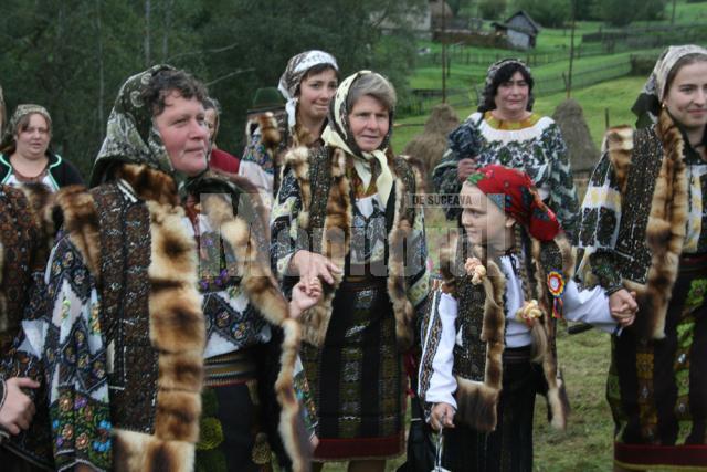 Locuitorii din Botoş încearcă să păstreze vii tradiţiile