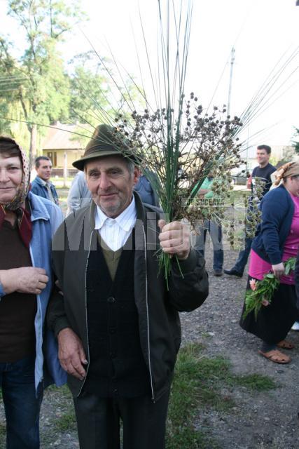 Spini în loc de flori, pentru conducerea şcolii din Todireşti