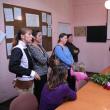 Părinţii din Cotu-Dobei, de vorbă cu directorul şcolii din Băneşti