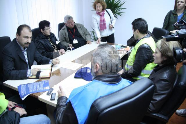 Prefectul de Suceava, Sorin Popescu,  a promis că va verifica reclamaţiile sindicaliştilor