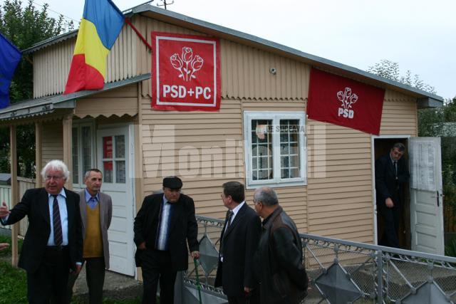 Ieri, la Plopeni, s-a inaugurat şi sfinţit sediul organizaţiei locale a PSD