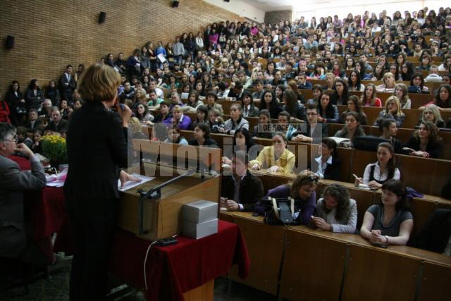 Universitatea „Ştefan cel Mare”: Peste 12 mii de studenţi au început luni noul an universitar