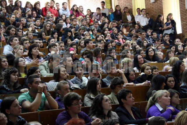 Universitatea „Ştefan cel Mare”: Peste 12 mii de studenţi au început ieri noul an universitar
