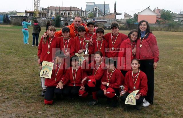Echipa de softball junioare III a Clubului Sportiv Liviu Buhăianu din Frasin care a cucerit titlul naţional