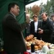 Gheorghe Flutur a inaugurat sâmbătă dimineaţă piaţa volantă, însoţit de primarul Sucevei, Ion Lungu