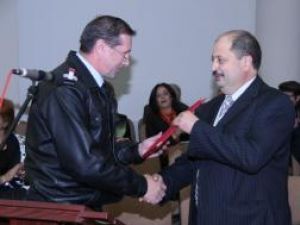 Diploma i-a fost acordată lui Petru Carcalete de către şeful ISU Suceava, colonelul Ion Burlui