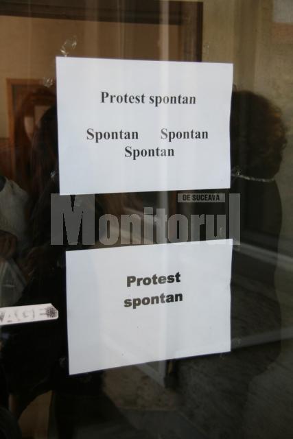 Ieri după-amiază, în jurul orei 14:00, pe uşa ITM s-a afişat anunţul „Protest spontan”