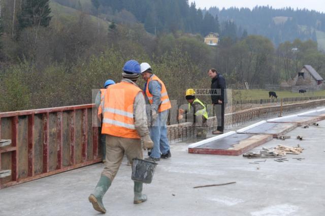 Infrastructură: Legătura auto a sucevenilor cu autostrada Transilvania s-a apropiat la 9 kilometri