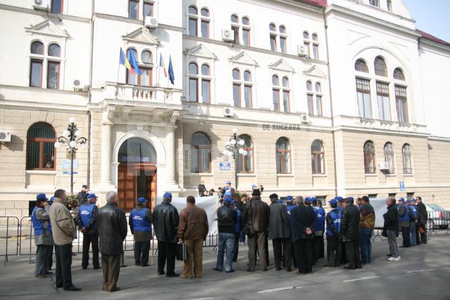 De Ziua Armatei: Militarii în retragere au ieşit în stradă pentru proteste la adresa Guvernului şi Preşedinţiei