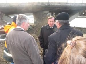 Lucrări: Consolidarea podului de la Burdujeni va fi gata la sfârşitul lunii noiembrie