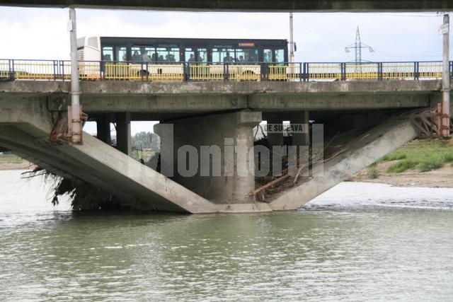 Consolidarea podului de peste râul Suceava va fi finalizată până la sfârşitul anului 2010