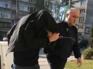 Subinspectorul Florin Muscă, de la Poliţia Rurală Fălticeni, trebuie să mai stea după gratii încă 23 de zile