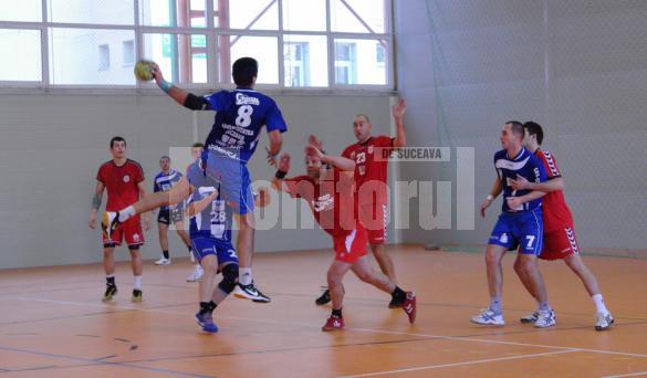 Handbaliştii echipei Universitatea Suceava au disputat două meciuri de pregătire pe teren propriu, în compania colegei din Liga Naţională, Dinamo Braşov