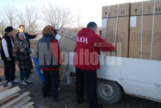 Sinistraţii din Serbăuţi au primit electrocasnice din partea AODA