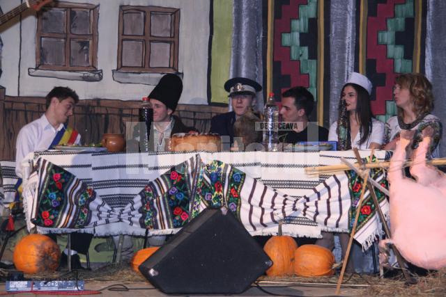 Balul Bobocilor: Petrecere ca-n Bucovina în „bătătura” Colegiului de Artă din Suceava