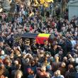 Mii de oameni  au participat la funeraliile poetului Adrian Păunescu, la cimitirul Bellu din Bucuresti. Foto: MEDIAFAX
