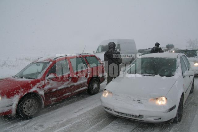 Şoferii nu vor fi obligaţi să echipeze maşinile cu anvelope de iarnă în acest sezon