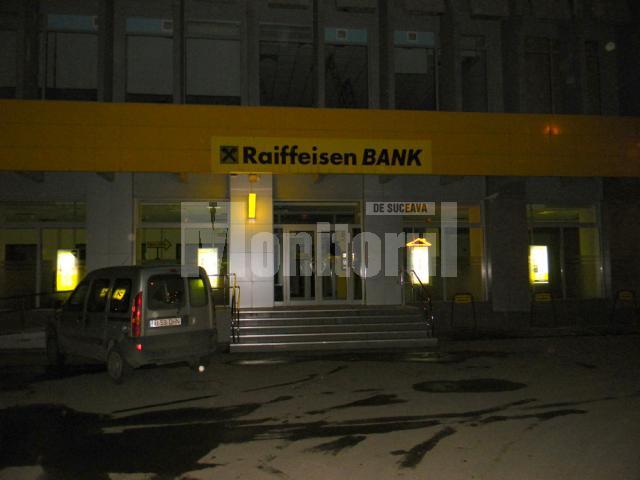 Agenţia Raiffeisen Bank Suceava, la care a fost încheiat contractul care face acum obiectul unui dosar penal