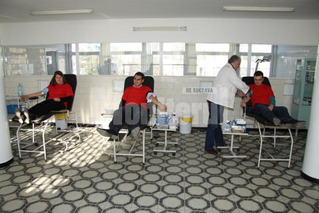 La campania „Donez sânge – salvez” au participat 15 membri ai Organizaţiei de Tineret a UNPR Suceava