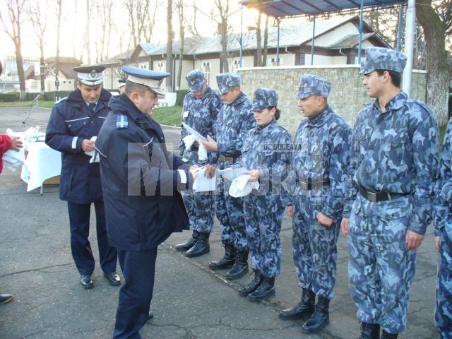 Rezultate: Zeci de elevi ai Şcolii de Subofiţeri Jandarmi Fălticeni, recompensaţi de Ziua Naţională