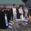 ÎPS Pimen oficiind slujba de pomenire la mormântul lui Petru Comarnescu