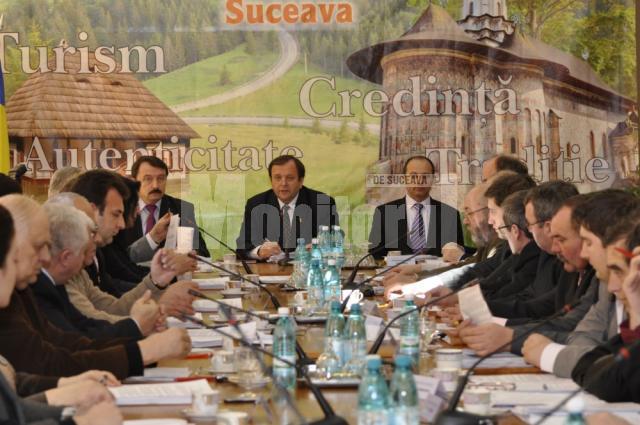 Bani: Consiliul Judeţean Suceava a rectificat bugetul cu suma de 2 miliarde de lei vechi