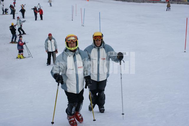 Petru Grigoraş (stânga): „Este mai mult decât o tabără de schi, este o experienţă plăcută şi utilă pe care orice copil trebuie să o trăiască alături de familia sa”